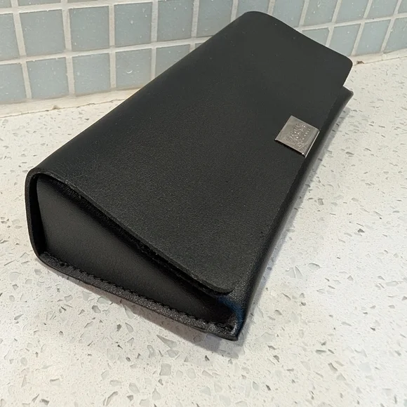 Hugo Boss Glasses Case - Picture 5 of 6